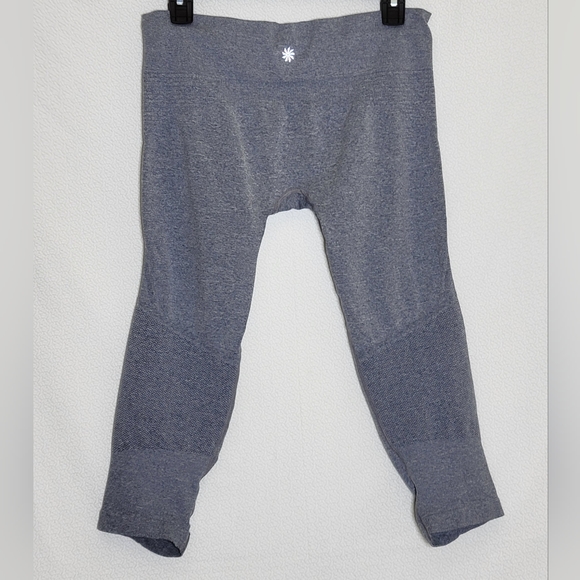 Athleta Breakthrough Seamless Capri Leggings Size Medium - Picture 4 of 5